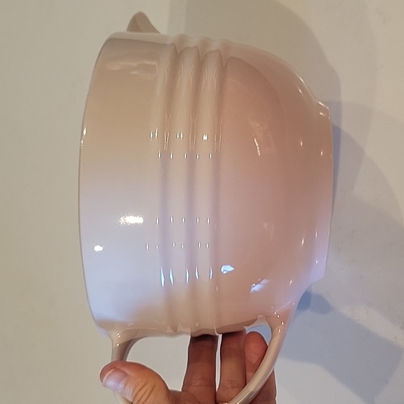 Powder Pink Le Creuset Mixing Bowl - Picture 3 of 4